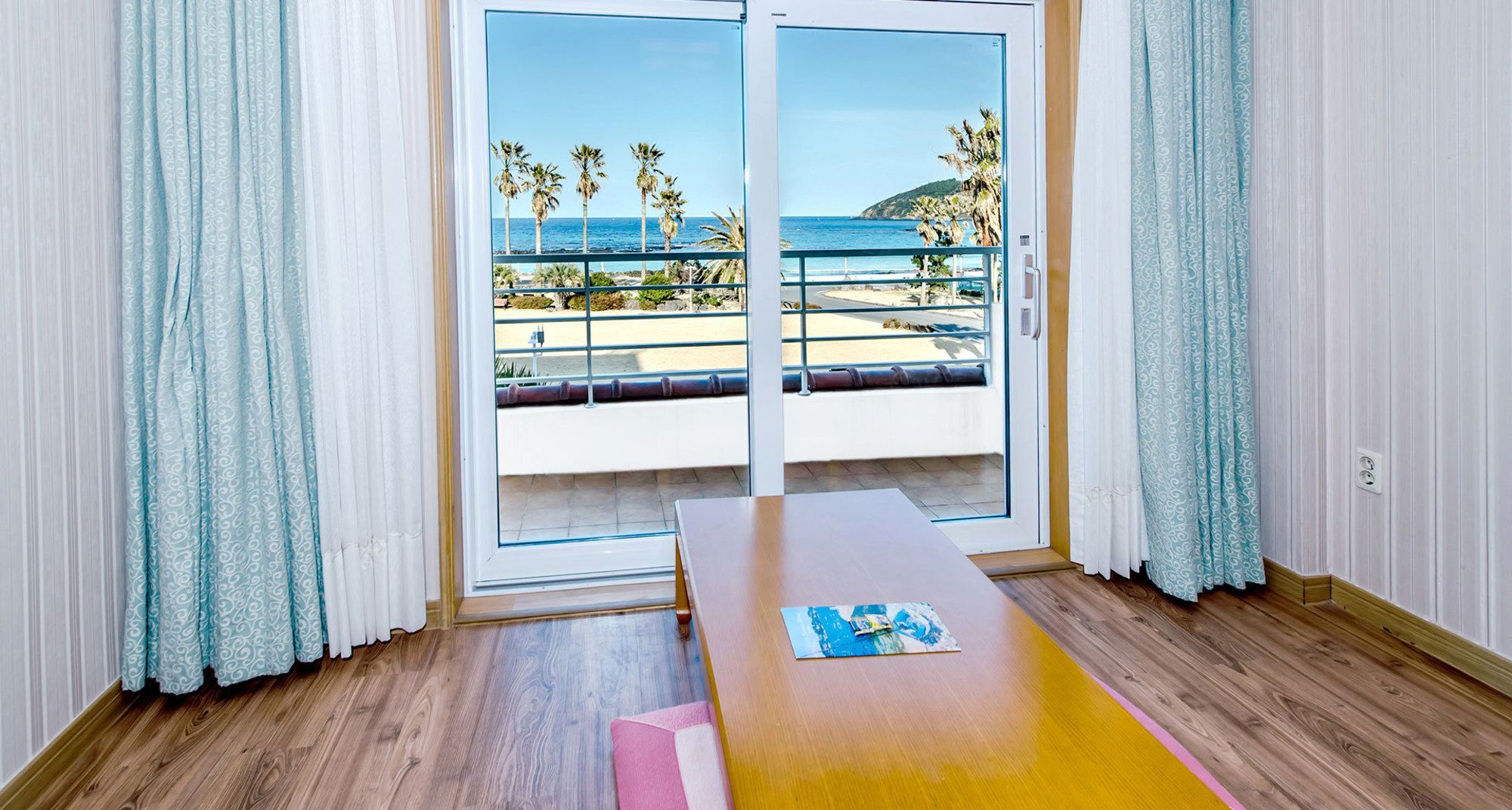 Sunshine Hotel